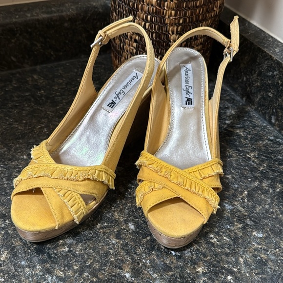 Lot American Eagle Yellow Slingback Wedge Sandals
Lace-Up Peep Toe Ankle Wedges - Picture 2 of 8
